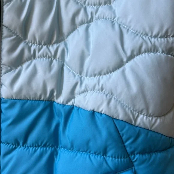 Columbia Two-Tone Blue Puffer Jacket for Kids - Picture 7 of 9